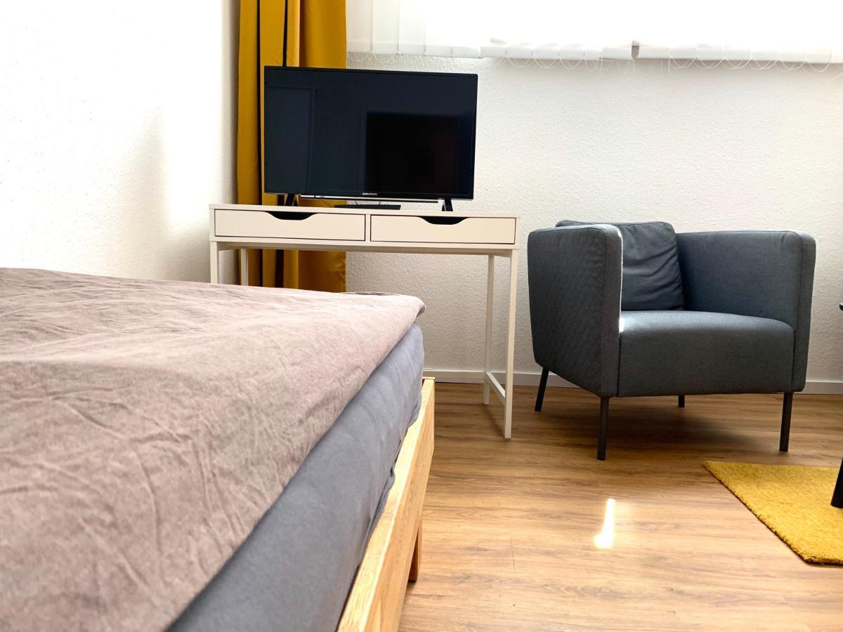 2 Schlafzimmer, Kueche, Bad *