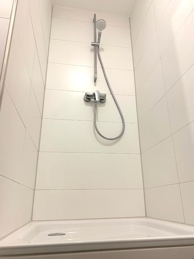 2 Schlafzimmer, Kueche, Bad *